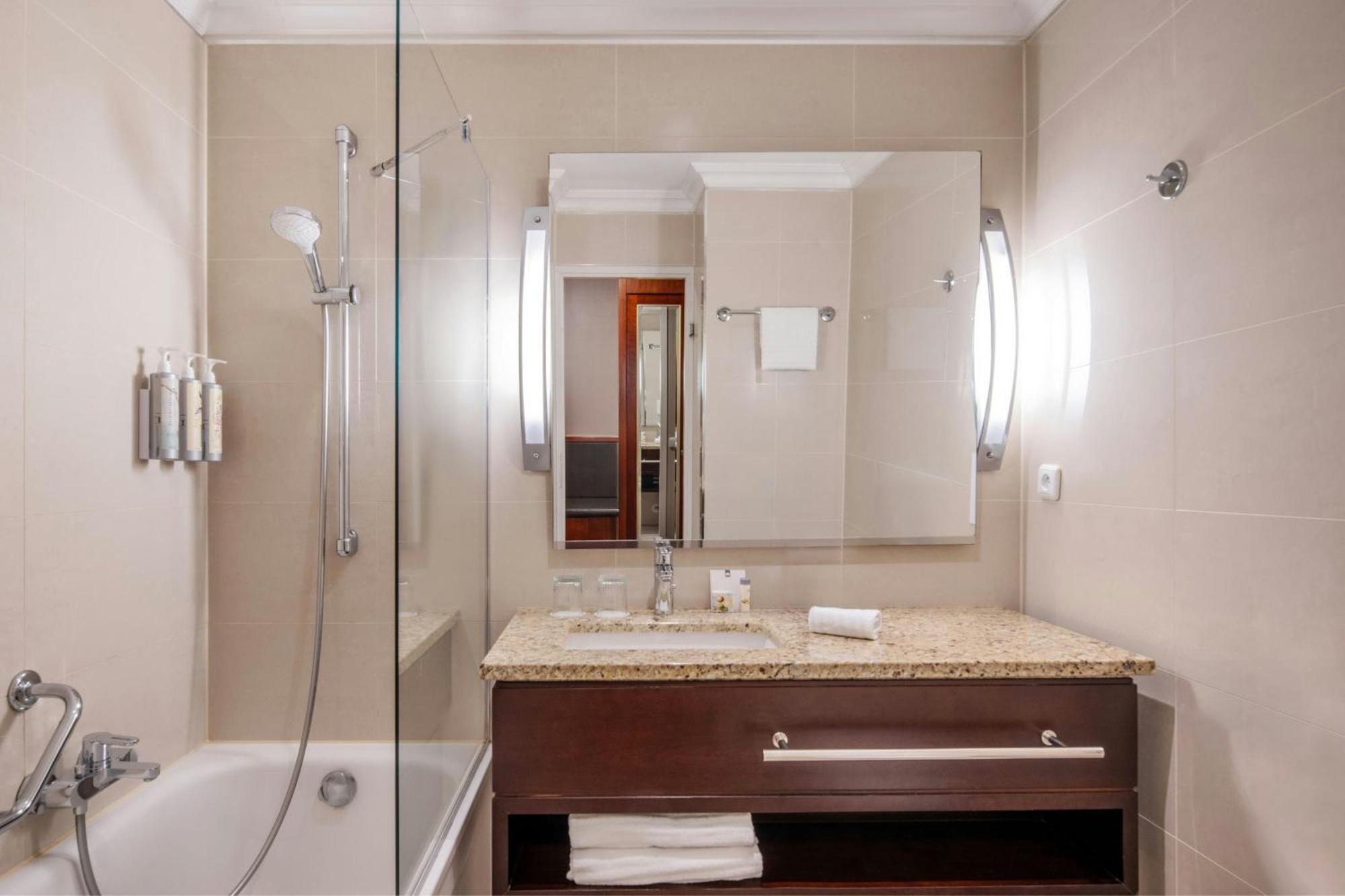 Chambre Lit Queen-Size Deluxe